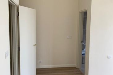 Monet Lily @ Sunsuria City