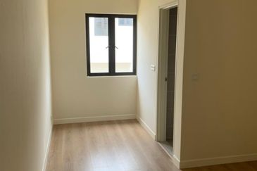 Monet Lily @ Sunsuria City