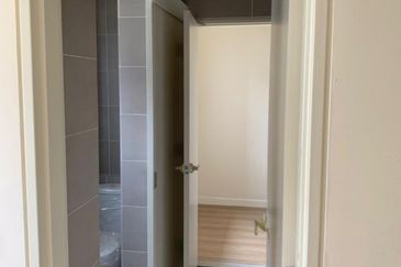 Monet Lily @ Sunsuria City