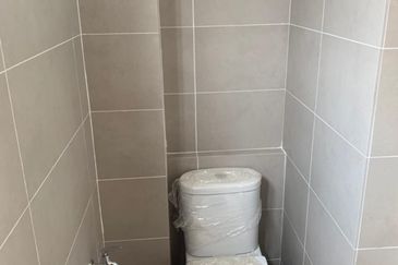 Monet Lily @ Sunsuria City