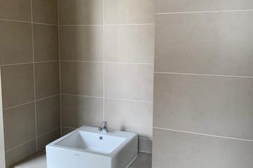 Monet Lily @ Sunsuria City