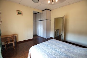 Renovated 2 Storey Terrace Kota Kemuning Shah Alam 