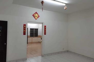 Jalan Anggerik Tania