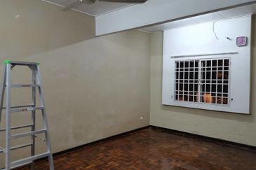 Jalan Anggerik Tania