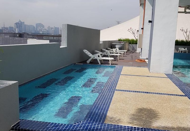 Boulevard Serviced Apartment