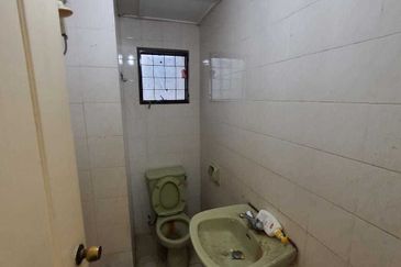 Turf View Apartment (Mutiara Serdang)