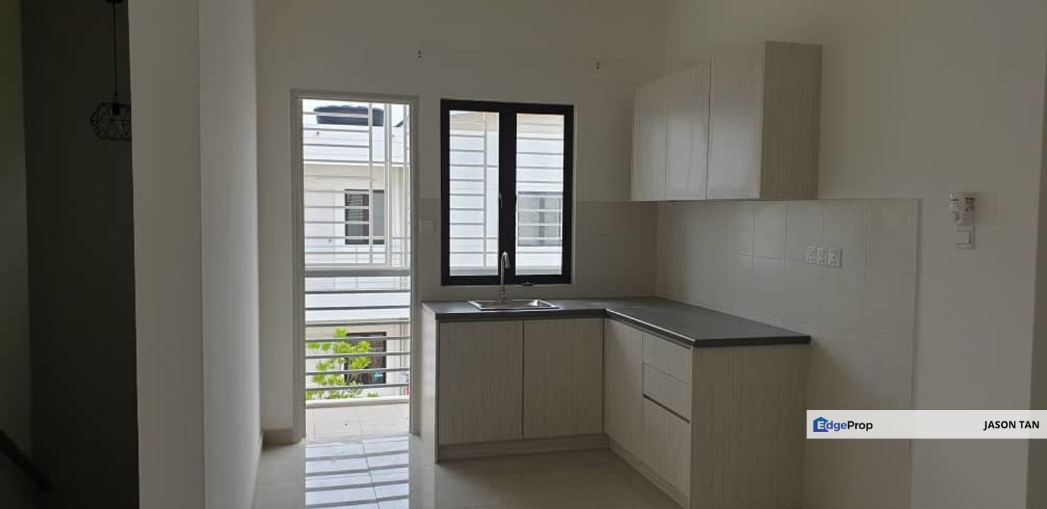 CONERLOT Townhouse @ Villa Kesuma, Semenyih 🌈 UPPERUNIT EXTRALAND 5 FEET KITCHENWET&DRY 1672SF , Selangor, Semenyih