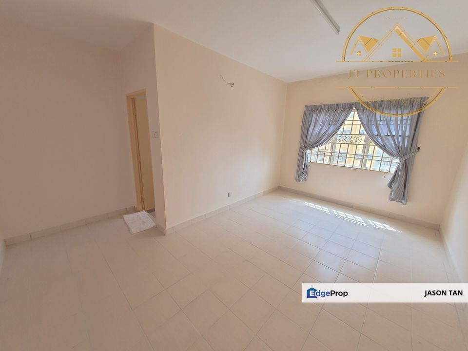 [NEWLYPAINT🌈890sf KITCHENCABINET WELLKEPT 3R2B RENO] Serdang Villa, Selangor, Seri Kembangan