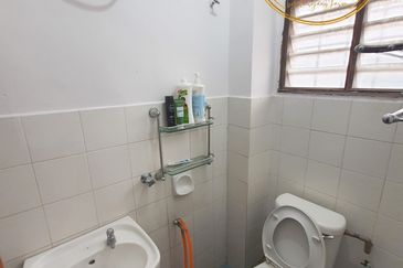 Taman Pinggiran Putra