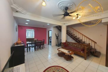 Taman Pinggiran Putra