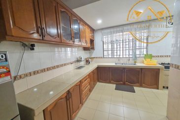 Taman Pinggiran Putra