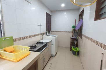 Taman Pinggiran Putra