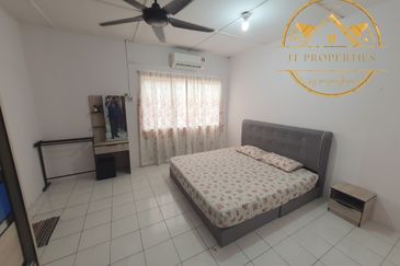 Taman Pinggiran Putra