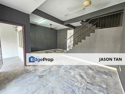 Taman Putra Permai Double Storey House [ 22x70 5ROOM SPACIOUS LAYOUT GATEDGUARDED ], Selangor, Seri Kembangan