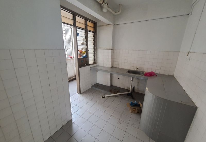 Cheras Perdana Apartment Block D, E