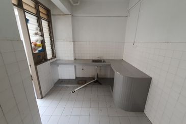 Cheras Perdana Apartment Block D, E