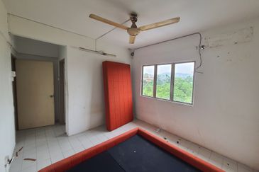 Cheras Perdana Apartment Block D, E