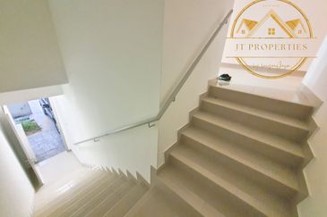 Casa Bluebell @ Cybersouth