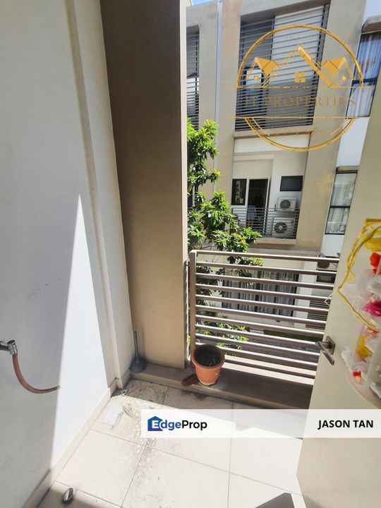 N'dira, Sierra 12 @ 16 Sierra Townhouse , Puchong South For Sale [ UPPER UNIT 🌈 SLIGHRENO 3 ROOM 4 BATH 2573SF WALKINWARDROBE NEAR MRT ], Selangor, Puchong South