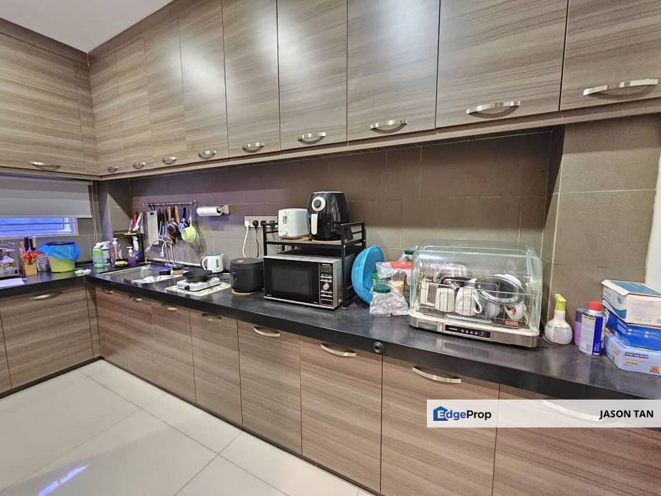 Paragon 93, Seri Kembangan, 2 Storey House [ RENOVATED 🌈 NOTFACINGHOUSE 20X70 LOCK STOCK BARREL ], Selangor, Puchong South