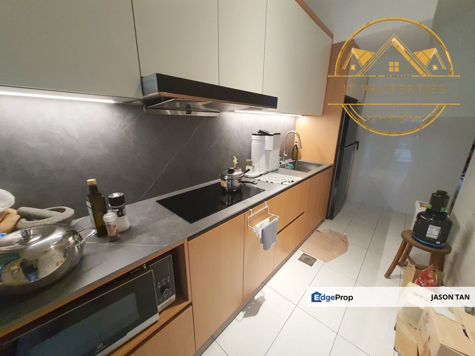 Elegan Residensi, Taman Putra Perdana, Puchong [ TOWNHOUSE LOWER UNIT 🌈 RENOVATED 22X75 3ROOM2BATH GATEDGUARDED ], Selangor, Puchong