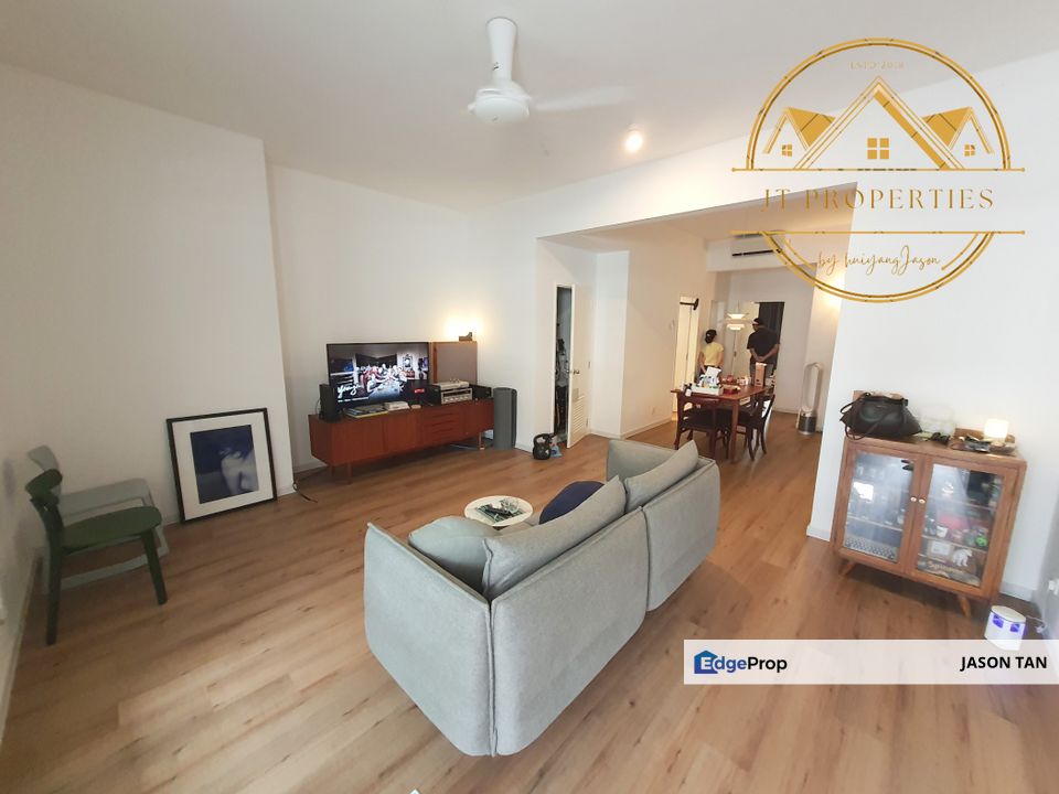 Elegan Residensi, Taman Putra Perdana, Puchong [ TOWNHOUSE LOWER UNIT 🌈 RENOVATED 22X75 3ROOM2BATH GATEDGUARDED ], Selangor, Puchong