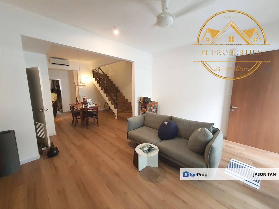 Elegan Residensi, Taman Putra Perdana, Puchong [ TOWNHOUSE LOWER UNIT 🌈 RENOVATED 22X75 3ROOM2BATH GATEDGUARDED ], Selangor, Puchong