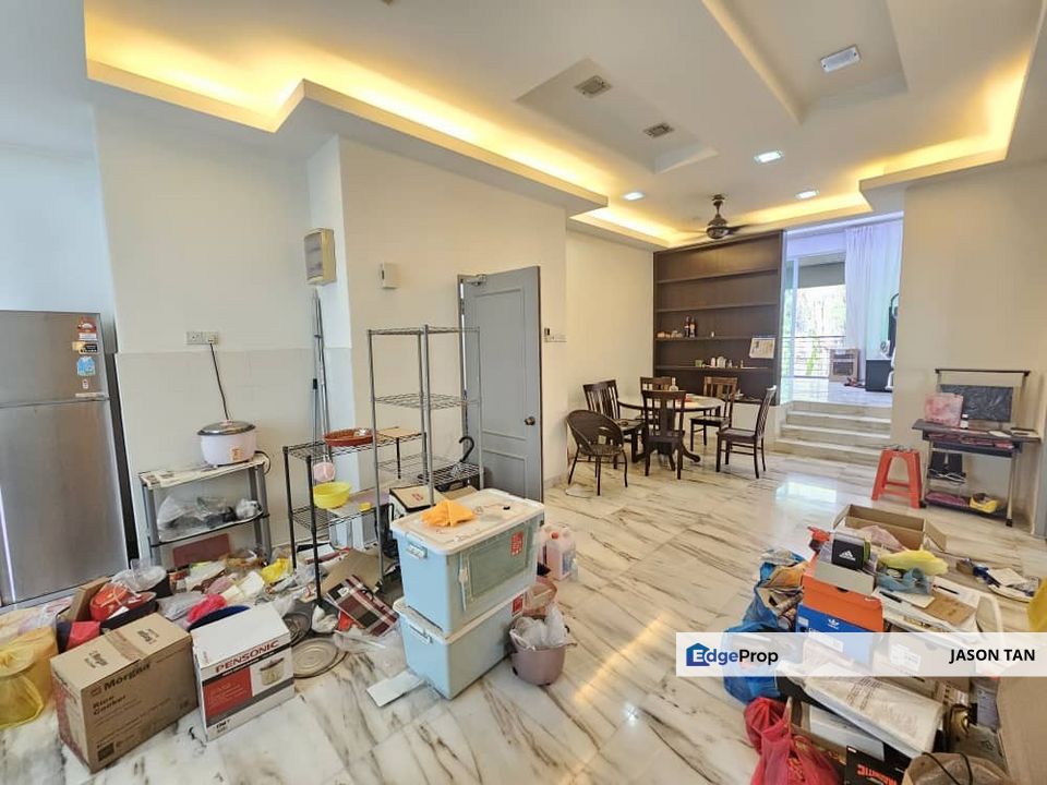 Bayan Villa, Seri Kembangan, Townhouse Condo [ BELOWMARKET RENOVATED 🌈 PLASTERCEILING KITCHENCABINET ], Selangor, Seri Kembangan