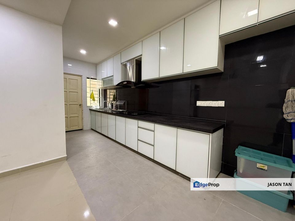 Taman Puchong Utama, Puchong, 2 Storey House [ RENOVATED 🌈 EXTENDEDBACK MODERNKITCHEN ], Selangor, Puchong