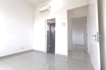 La Thea Residences @ 16 Sierra