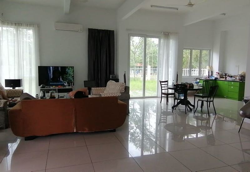 Villa Heights @ Equine Park