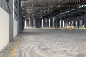 West Port, Pulau Indah