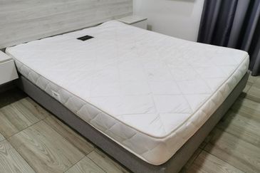 Kenwingston Square Garden