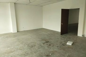 Bandar Puteri Puchong, Puchong, Selangor Adjoining 2 Shop Matured Area