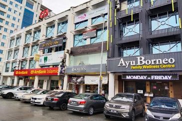 Bandar Puteri Puchong, Puchong, Selangor Adjoining 2 Shop Matured Area