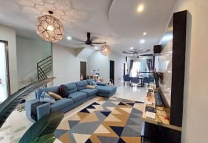 IMPIANA VILLA @TAMAN TUANKU JAAFAR