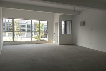 Anika @ Bandar Ainsdale