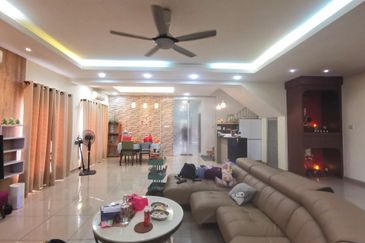 Mantin, Mantin, Negeri Sembilan ENDLOT RENO EXTENDED Below Market Price Double Storey House for Sale 