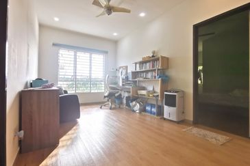 Mantin, Mantin, Negeri Sembilan ENDLOT RENO EXTENDED Below Market Price Double Storey House for Sale 