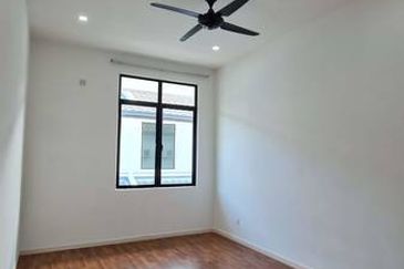 Cradleton @ Eco Majestic