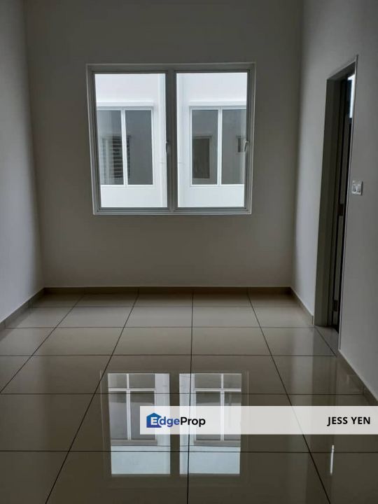 Suraiman 2, Bandar Sri Sendayan, Seremban, Negeri Sembilan Double Storey Superlink House for Sale Facing Open Renovated , Negeri Sembilan, Seremban