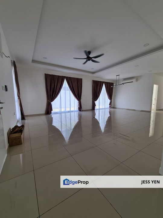 Corner Lot Double Storey House Renovated Sendayan Seremban 2 for Sale