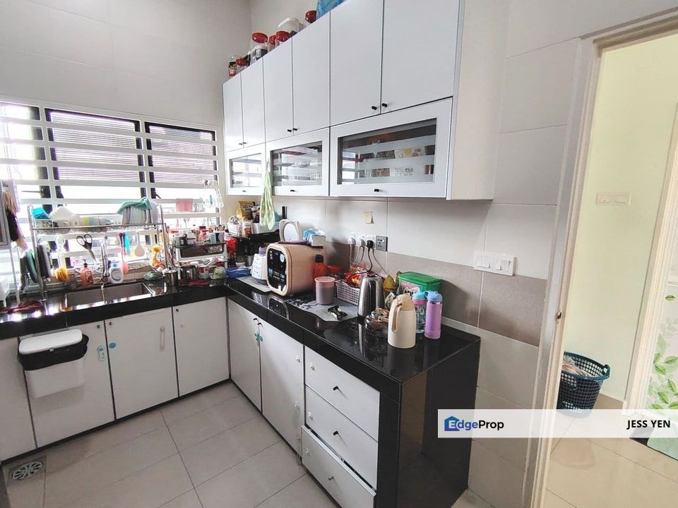 Taman Mantin Putra, Mantin, Negeri Sembilan Semi D House 35x80 Renovated Good Condition, Negeri Sembilan, Mantin