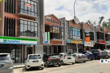 Pusat Komersial Lobak