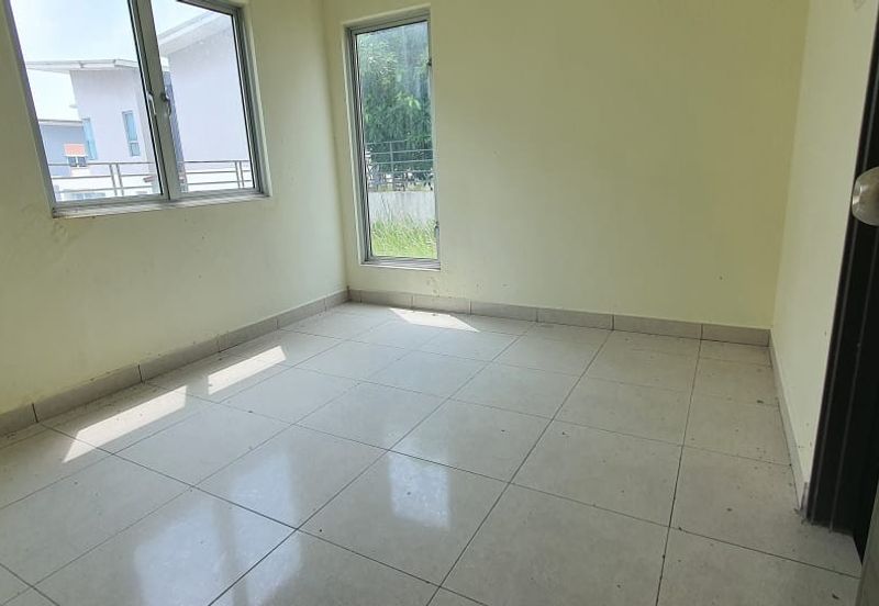 PELANGI HEIGHTS (TAMAN KAYANGAN)