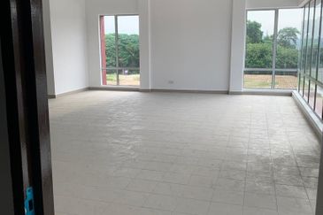 Nilai 3, Nilai, Negeri Sembilan Double Storey Semi D Factory Warehouse for Rent