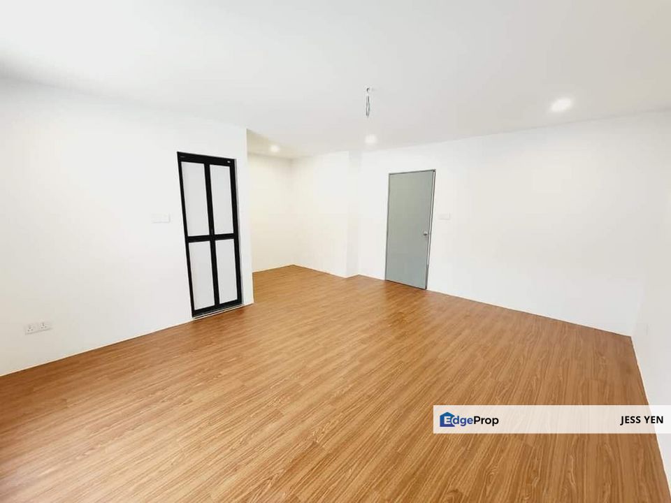 New Unit Nice Reno Double Storey House for Sale Taman Sri Minang Kajang, Selangor, Kajang