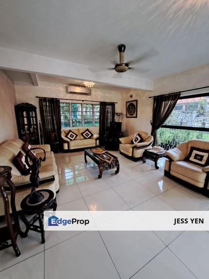 Beautiful Bungalow House for Sale Petaling Jaya Seksyen 11 Well Condition, Selangor, Petaling Jaya