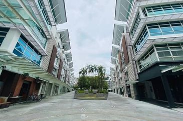 Laman Seri Business Park