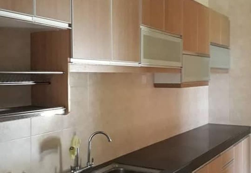 Corner Renovated 2.5 Storey House for Sale Mantin